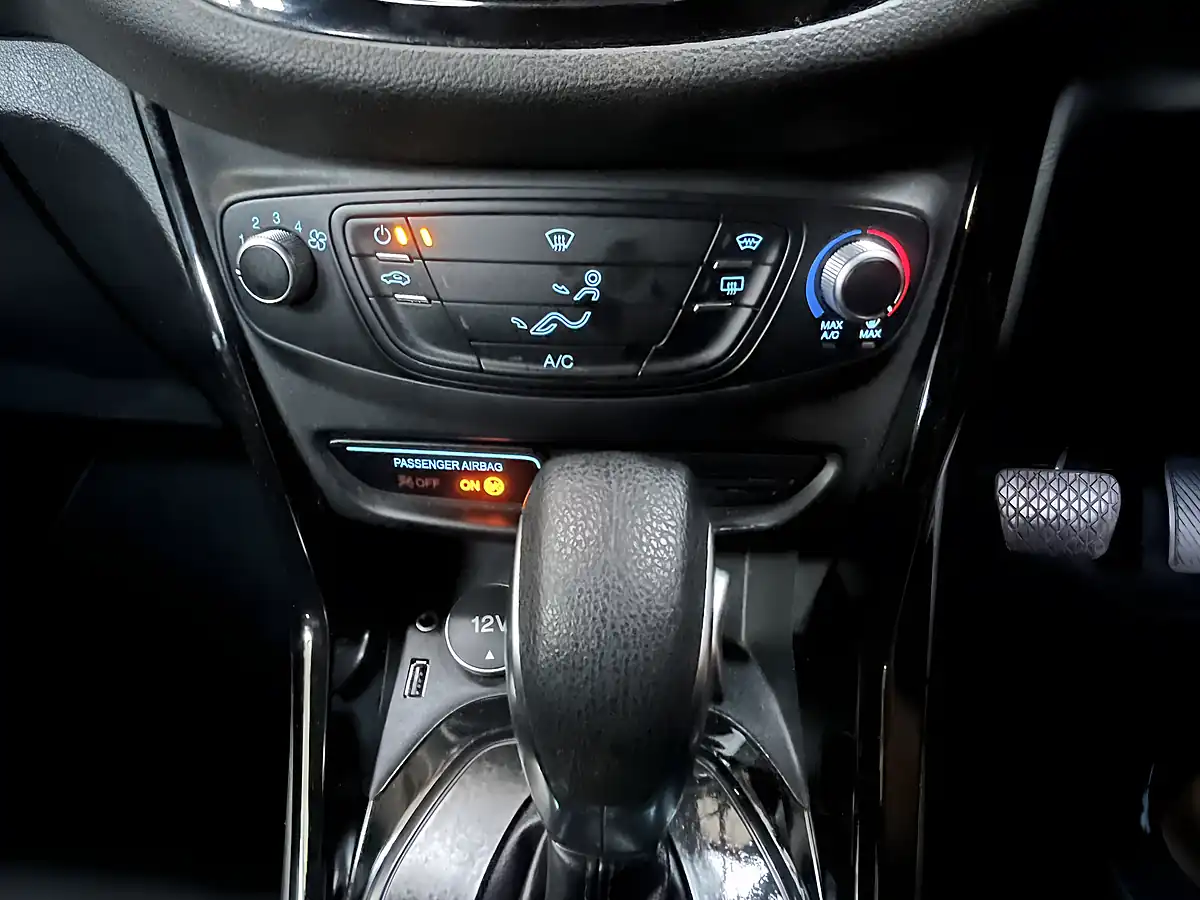 Used 2014 Ford B-Max Zetec Black - Interior and Exterior details 16
