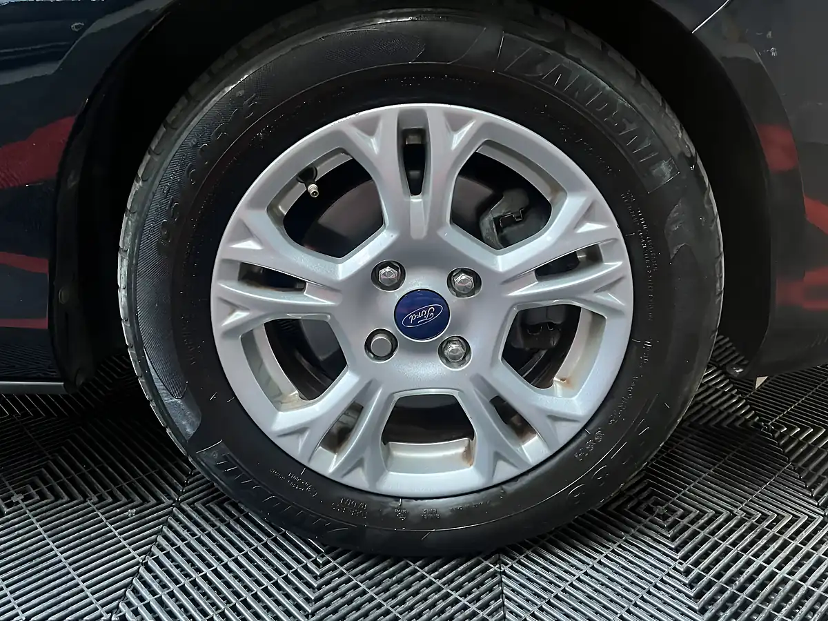 Used 2014 Ford B-Max Zetec Black - Interior and Exterior details 7