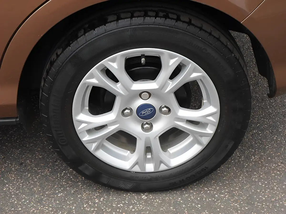 Used 2014 Ford B-Max Zetec Gold - Interior and Exterior details 12