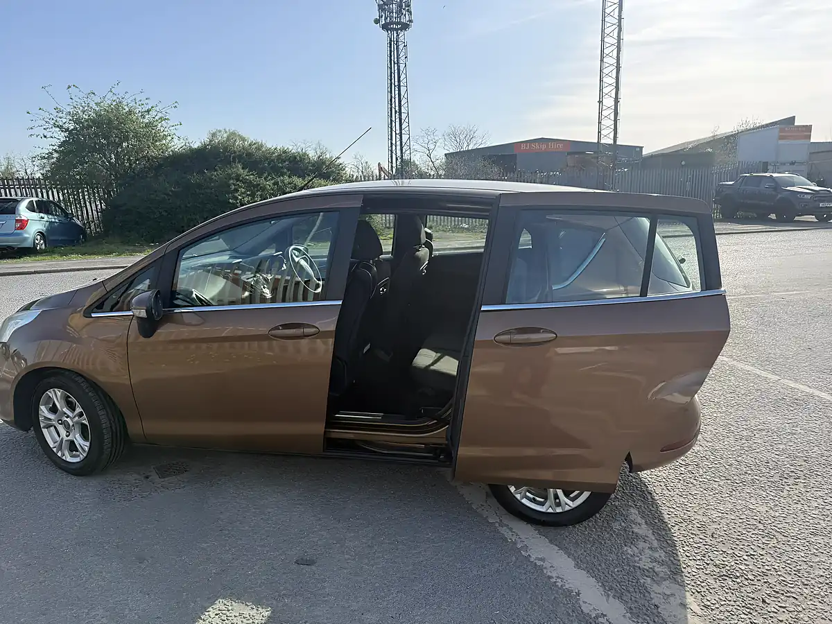 Used 2014 Ford B-Max Zetec - Interior and Exterior details 12