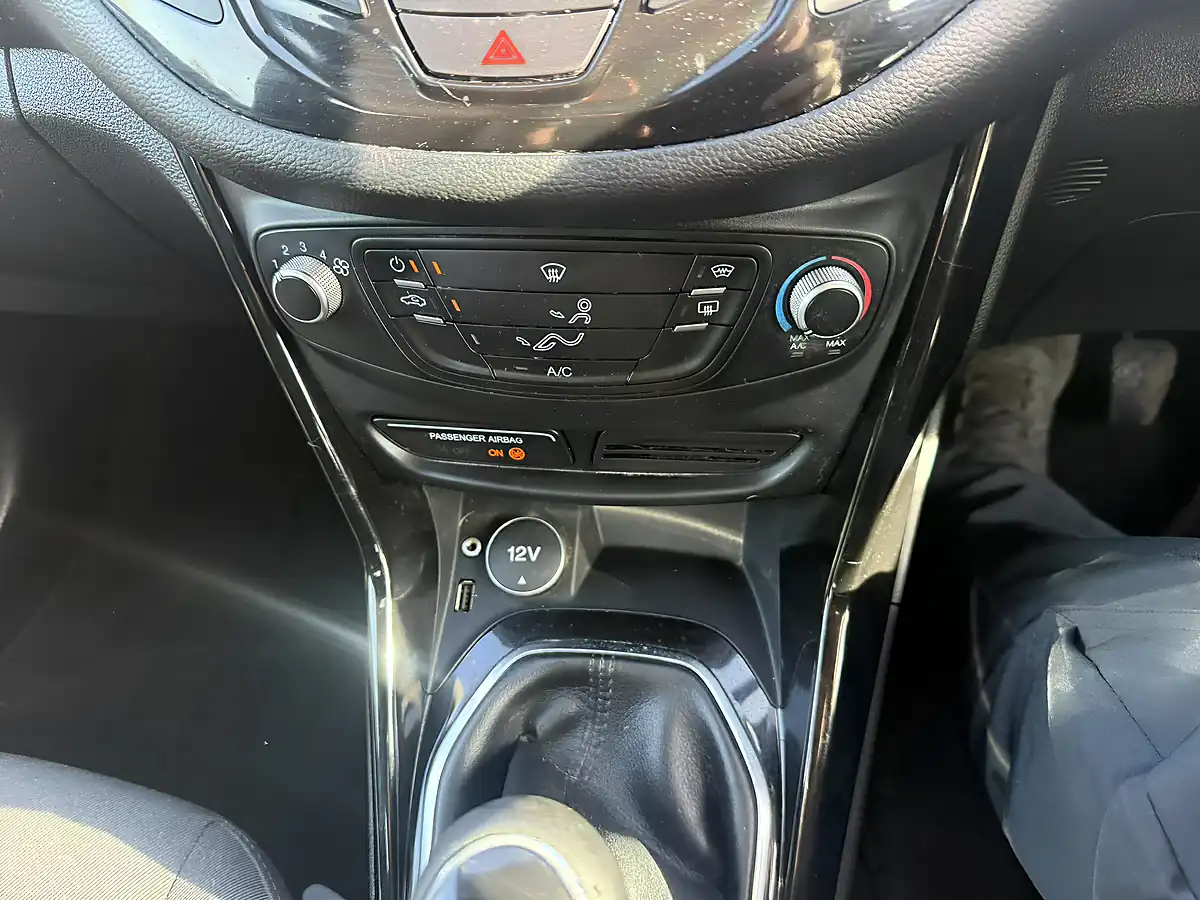 Used 2014 Ford B-Max Zetec - Interior and Exterior details 18