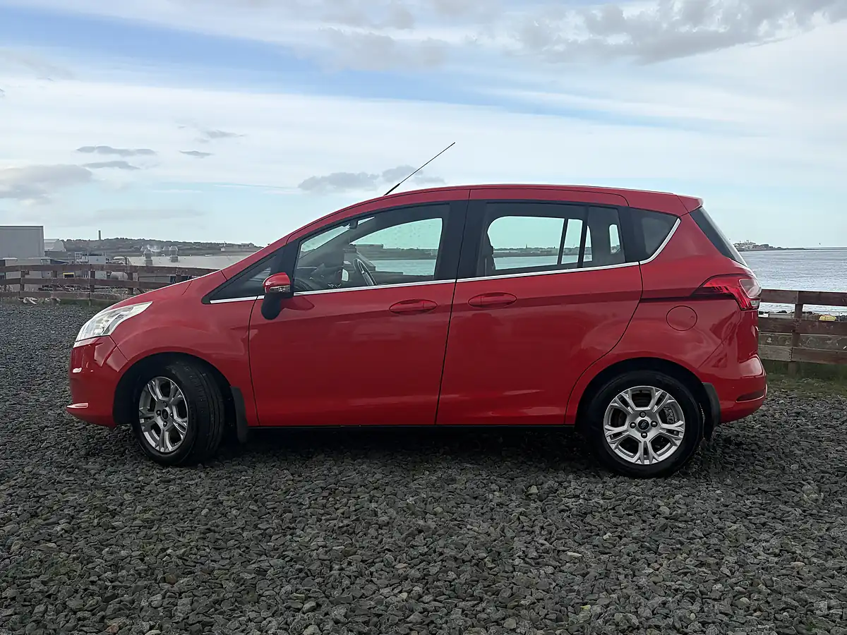 Used 2014 Ford B-Max Zetec Red - Interior and Exterior details 10