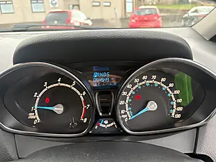 Used 2014 Ford B-Max Zetec Red - Interior and Exterior details 16
