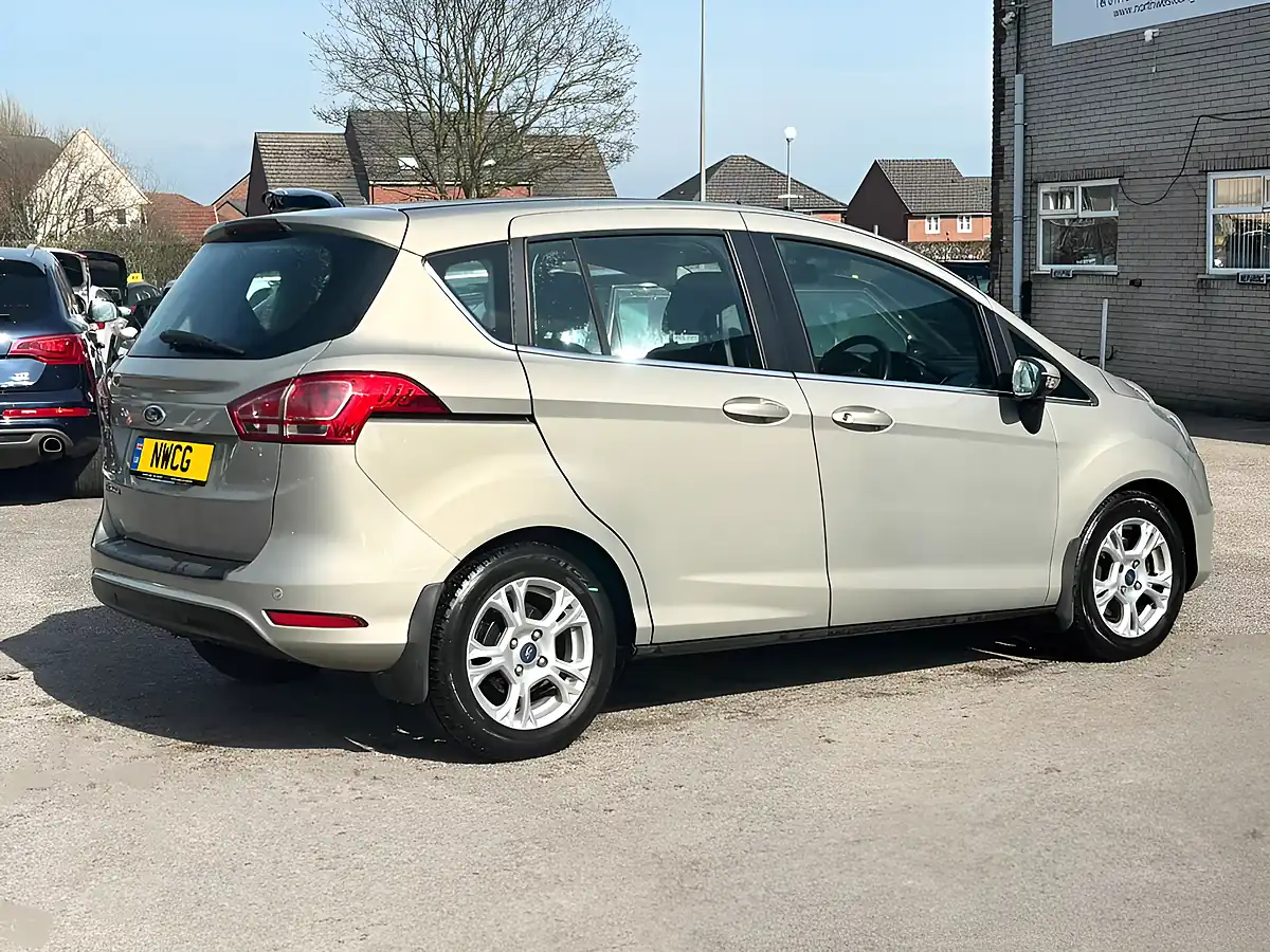 Used 2014 Ford B-Max Zetec Silver - Interior and Exterior details 10