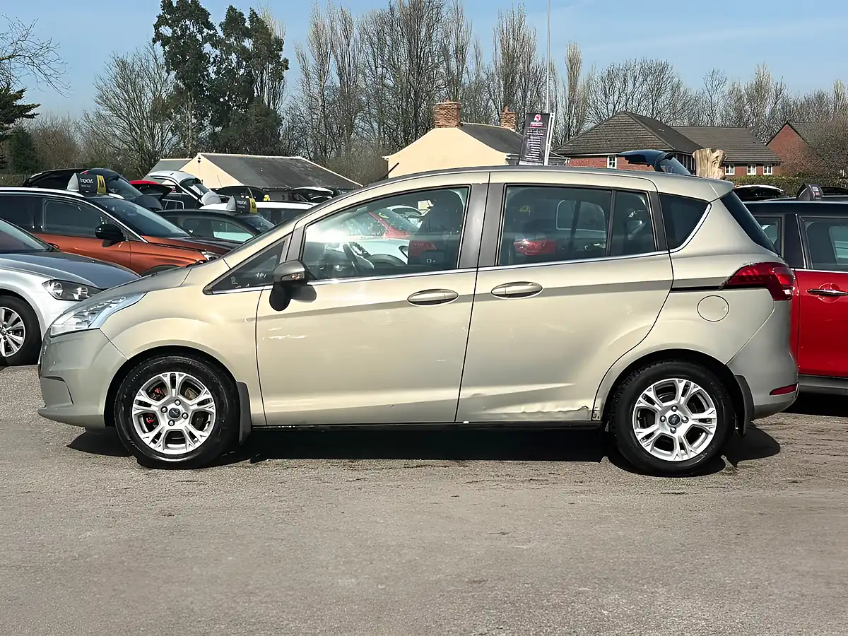 Used 2014 Ford B-Max Zetec Silver - Interior and Exterior details 11