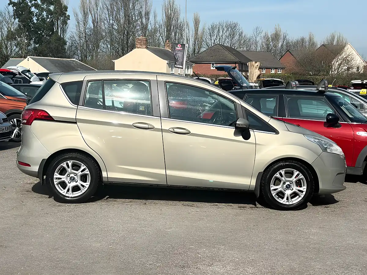 Used 2014 Ford B-Max Zetec Silver - Interior and Exterior details 12