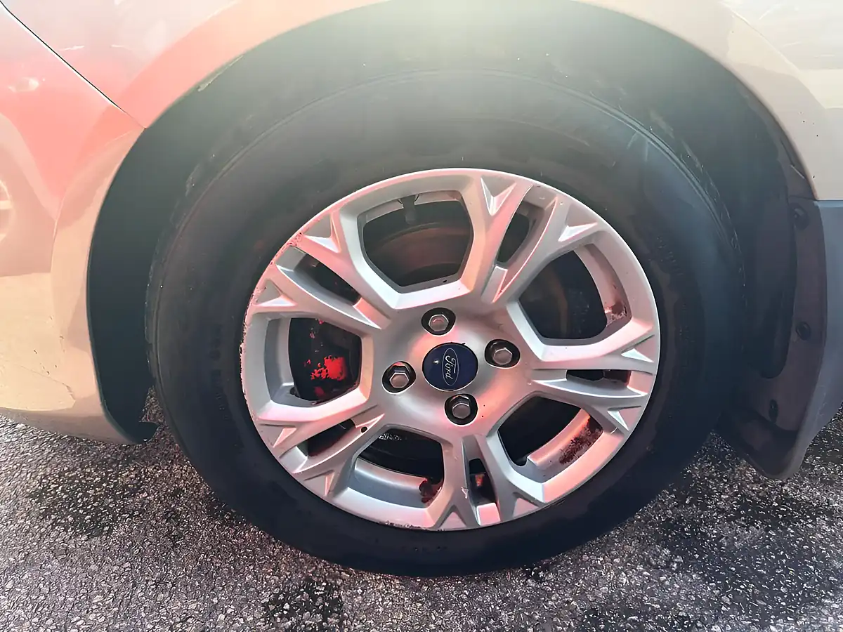 Used 2014 Ford B-Max Zetec Silver - Interior and Exterior details 15
