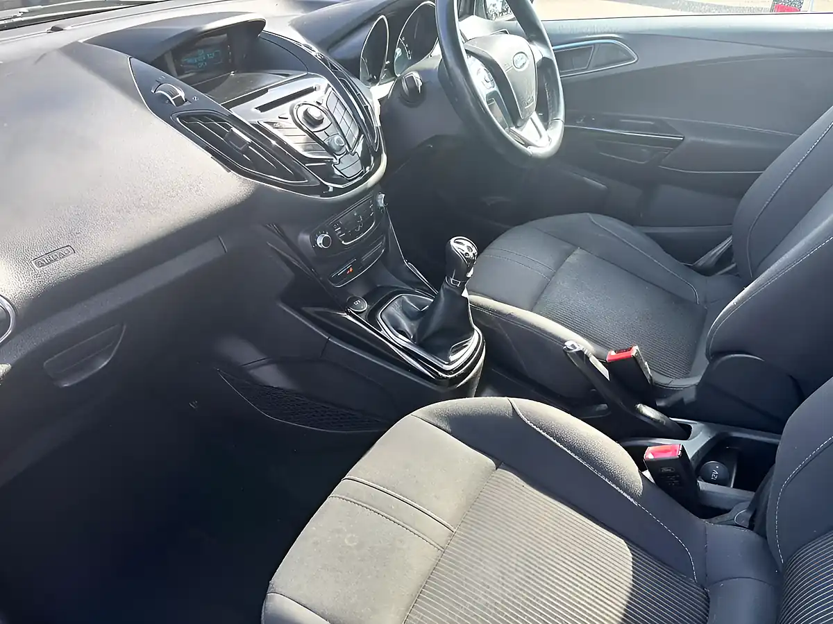 Used 2014 Ford B-Max Zetec Silver - Interior and Exterior details 17