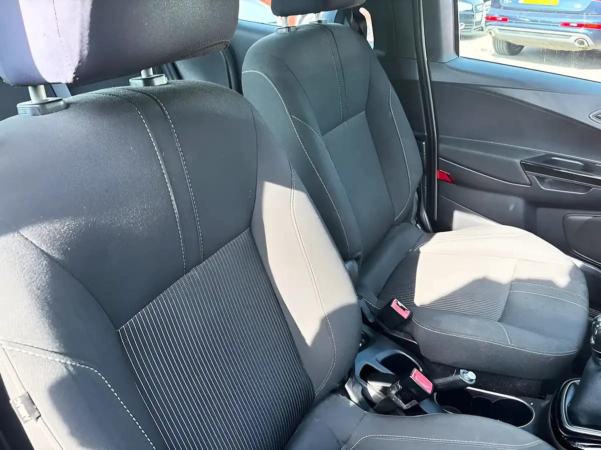 Used 2014 Ford B-Max Zetec Silver - Interior and Exterior details 20