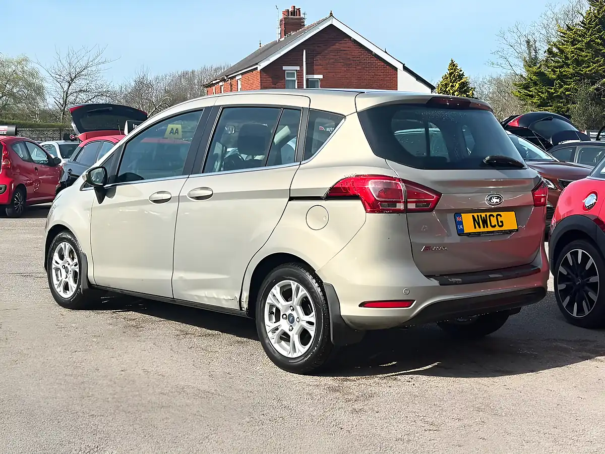 Used 2014 Ford B-Max Zetec Silver - Interior and Exterior details 7