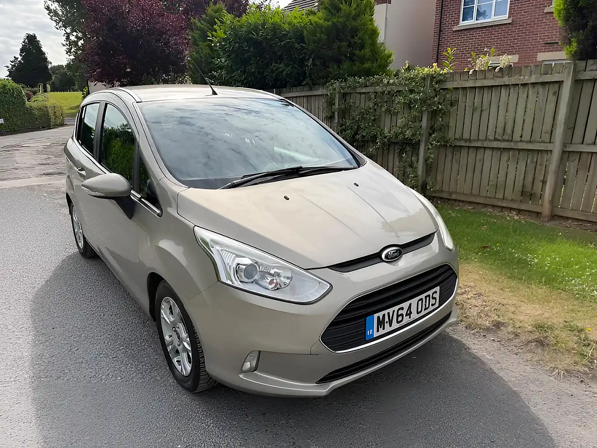 Used 2014 Ford B-Max Zetec Silver - Front View