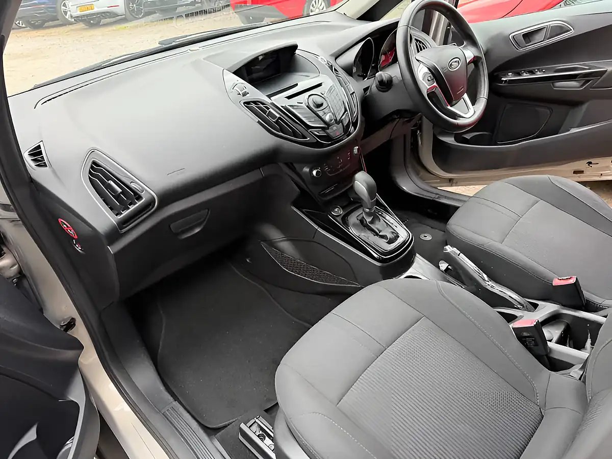 Used 2014 Ford B-Max Zetec Silver - Interior and Exterior details 13
