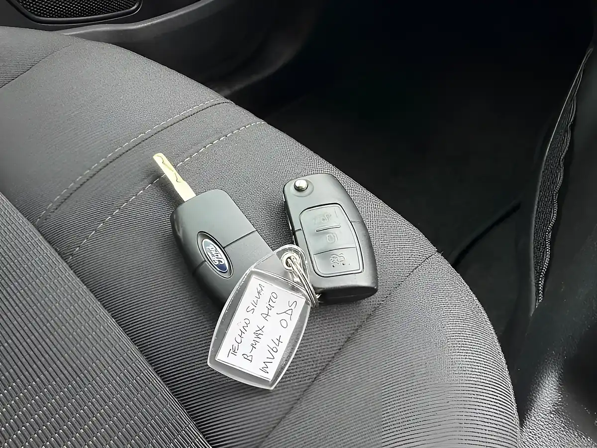 Used 2014 Ford B-Max Zetec Silver - Interior and Exterior details 16