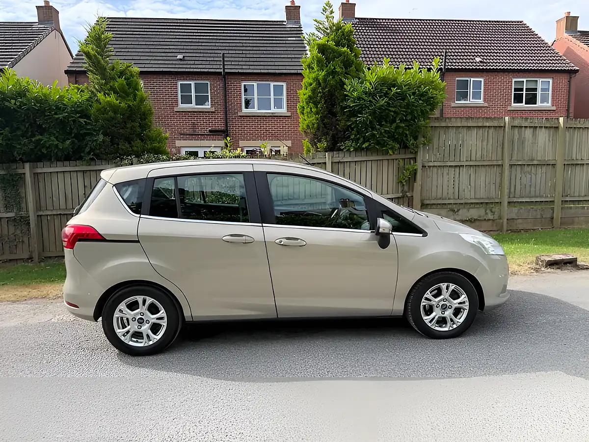 Used 2014 Ford B-Max Zetec Silver - Interior and Exterior details 4