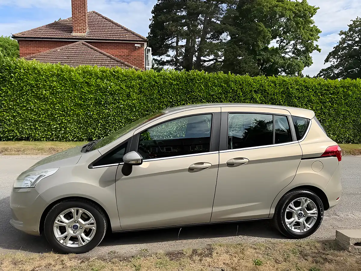 Used 2014 Ford B-Max Zetec Silver - Interior and Exterior details 8