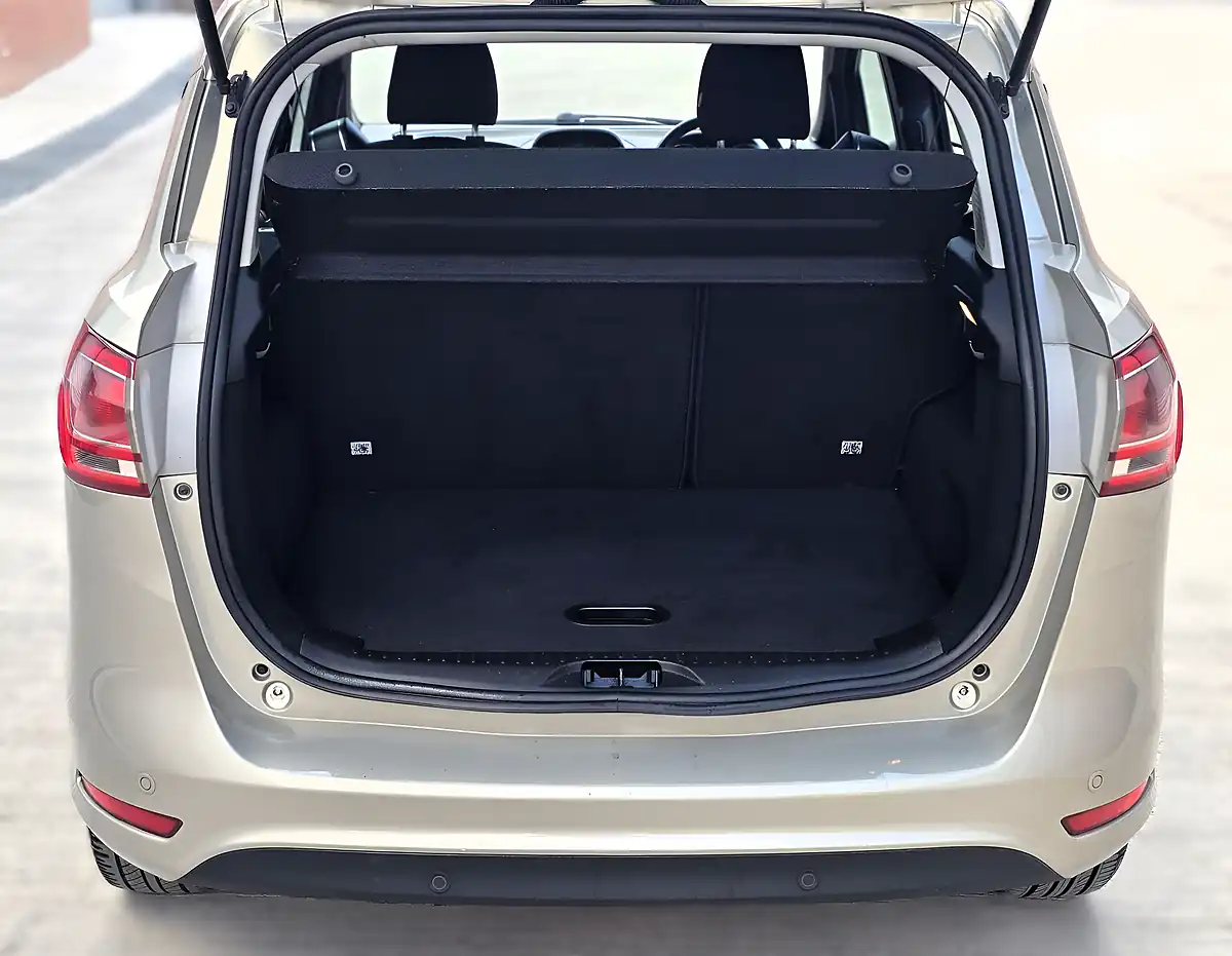 Used 2014 Ford B-Max Zetec Silver - Interior and Exterior details 16