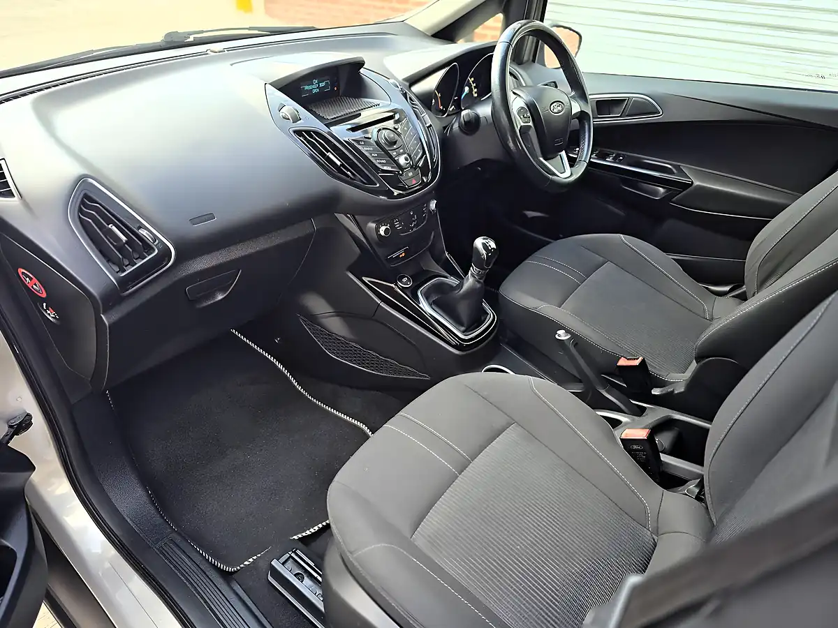 Used 2014 Ford B-Max Zetec Silver - Interior and Exterior details 17