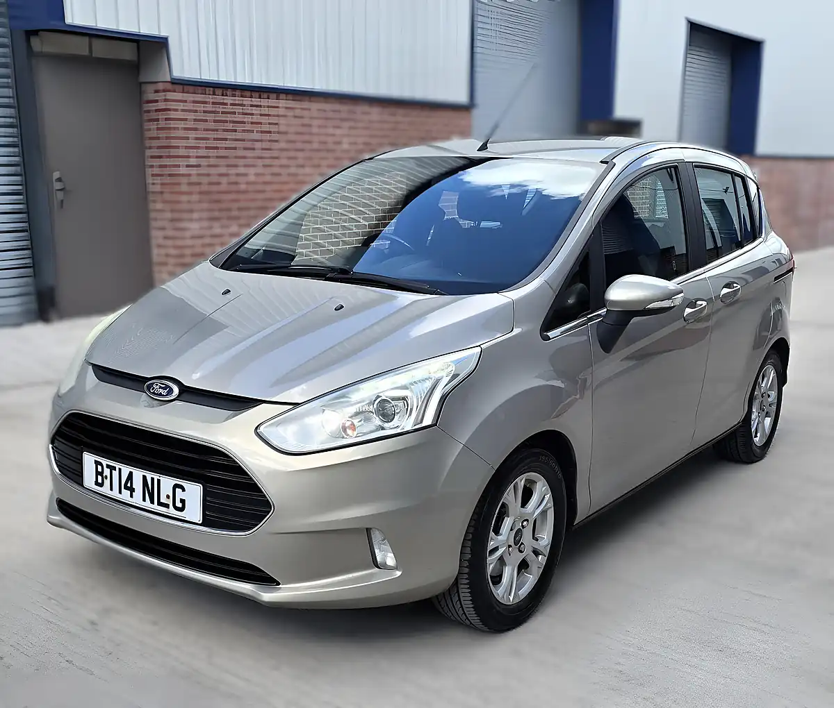 Used 2014 Ford B-Max Zetec Silver - Interior and Exterior details 5