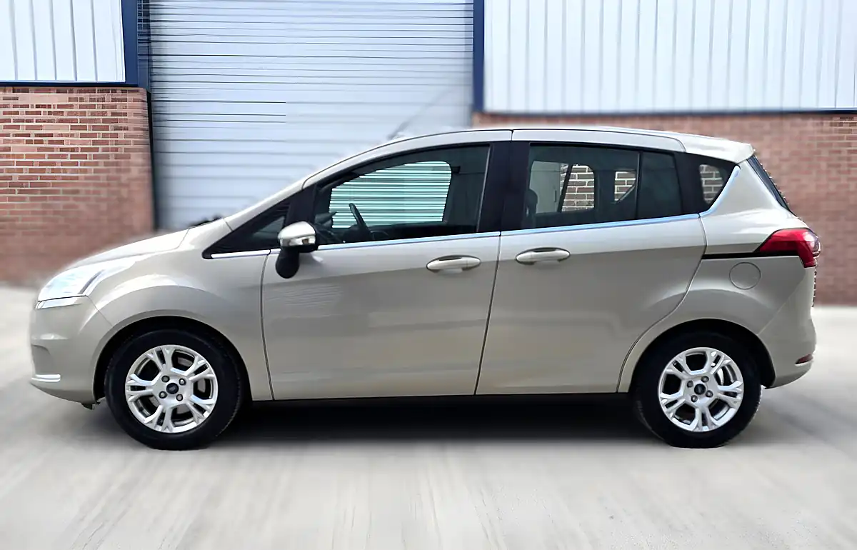 Used 2014 Ford B-Max Zetec Silver - Interior and Exterior details 6