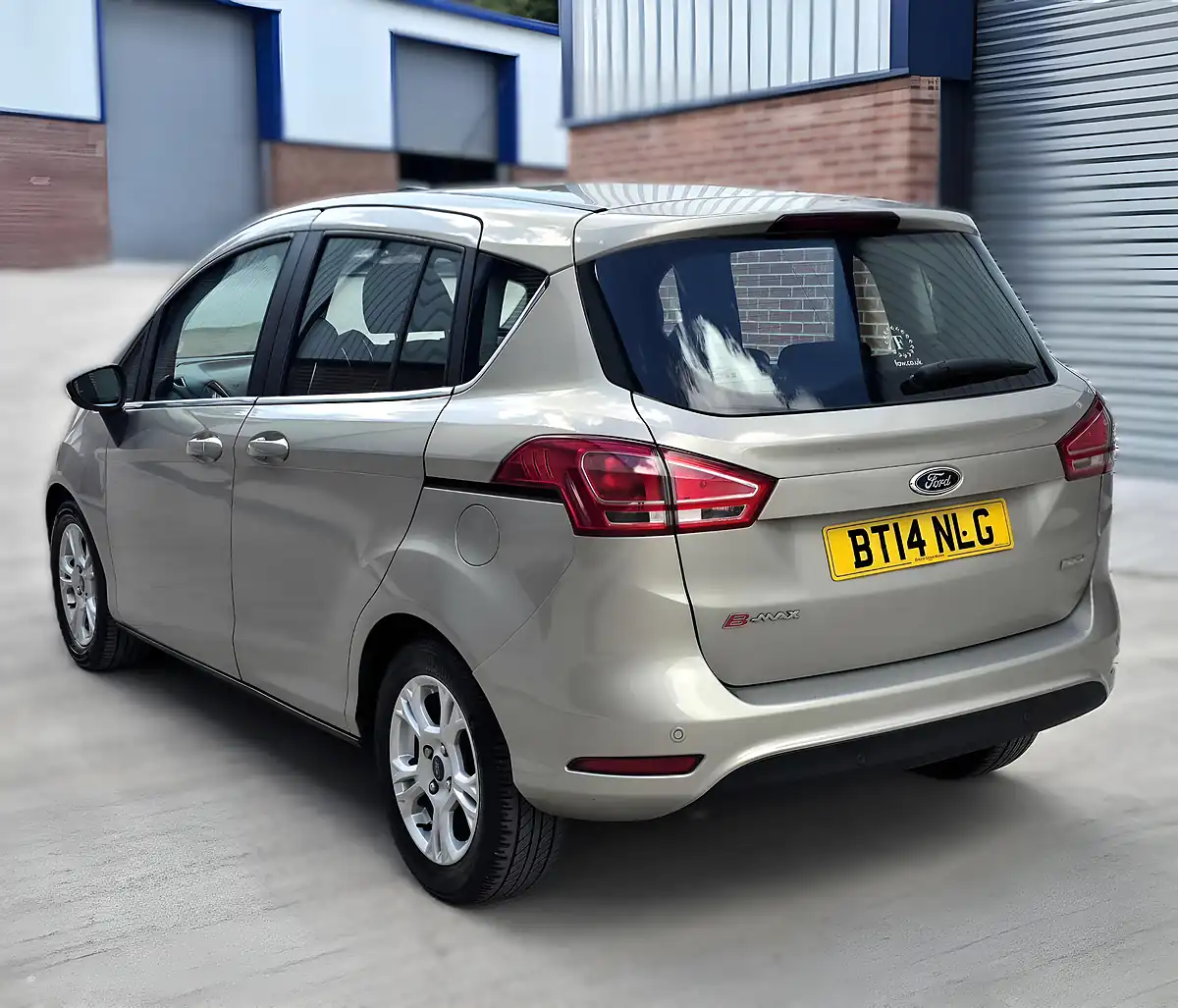 Used 2014 Ford B-Max Zetec Silver - Interior and Exterior details 7