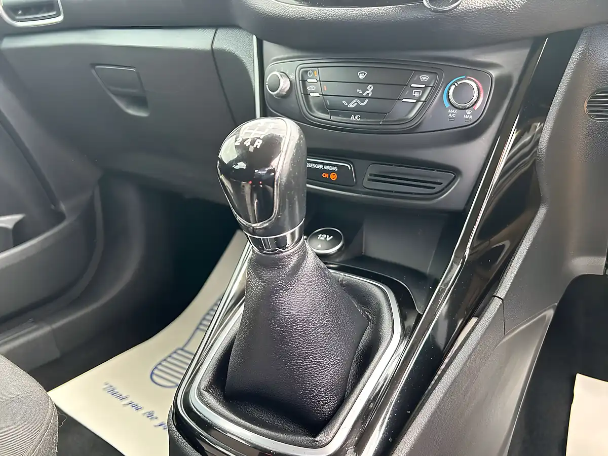 Used 2014 Ford B-Max Zetec Silver - Interior and Exterior details 16