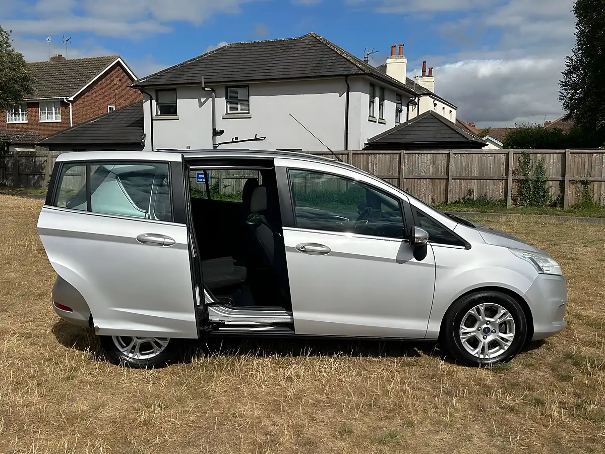 Used 2014 Ford B-Max Zetec Silver - Interior and Exterior details 5