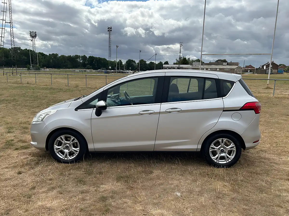 Used 2014 Ford B-Max Zetec Silver - Interior and Exterior details 9