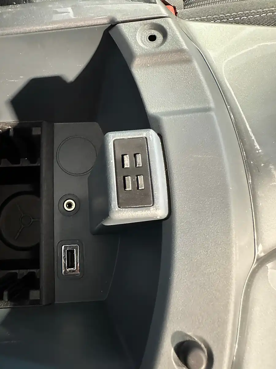 Used 2014 Ford C-Max Titanium Lunar Sky - Interior and Exterior details 14