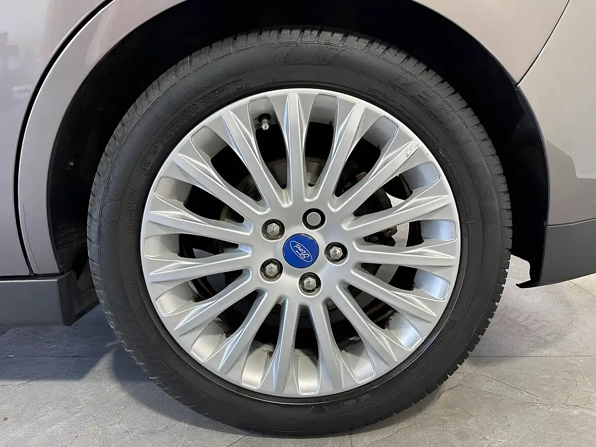 Used 2014 Ford C-Max Titanium Lunar Sky - Interior and Exterior details 17
