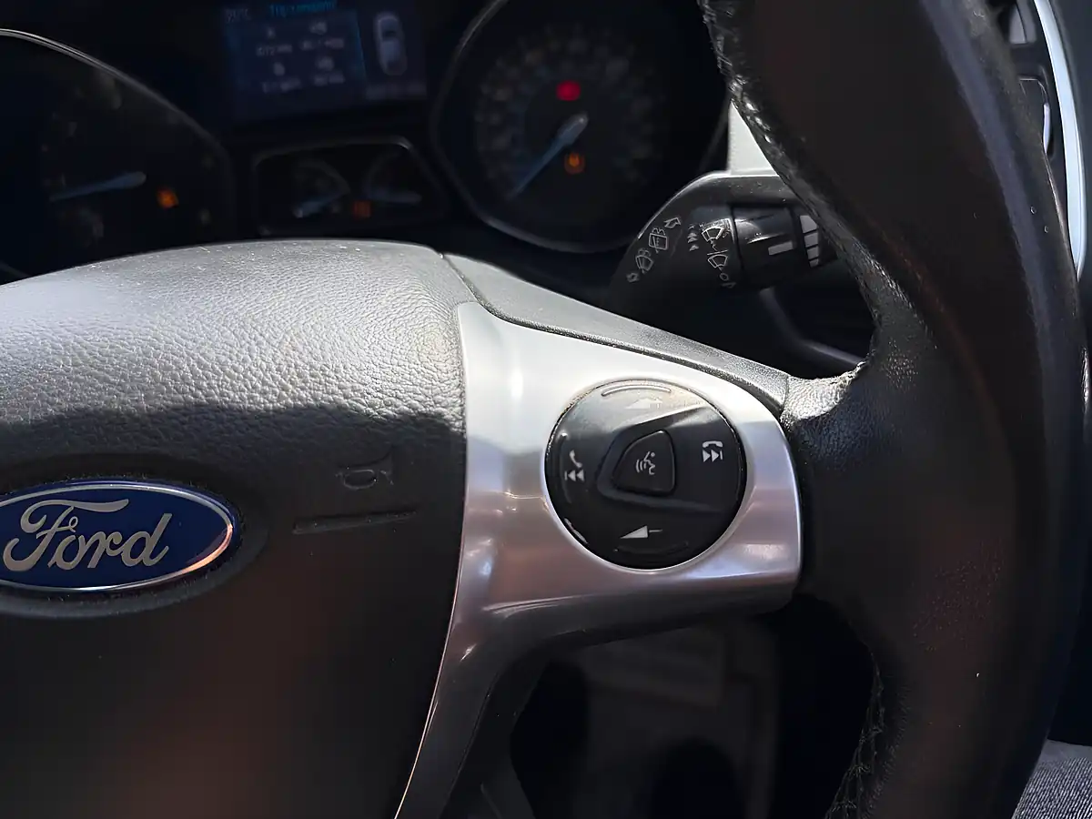 Used 2014 Ford C-Max Titanium Red - Interior and Exterior details 14
