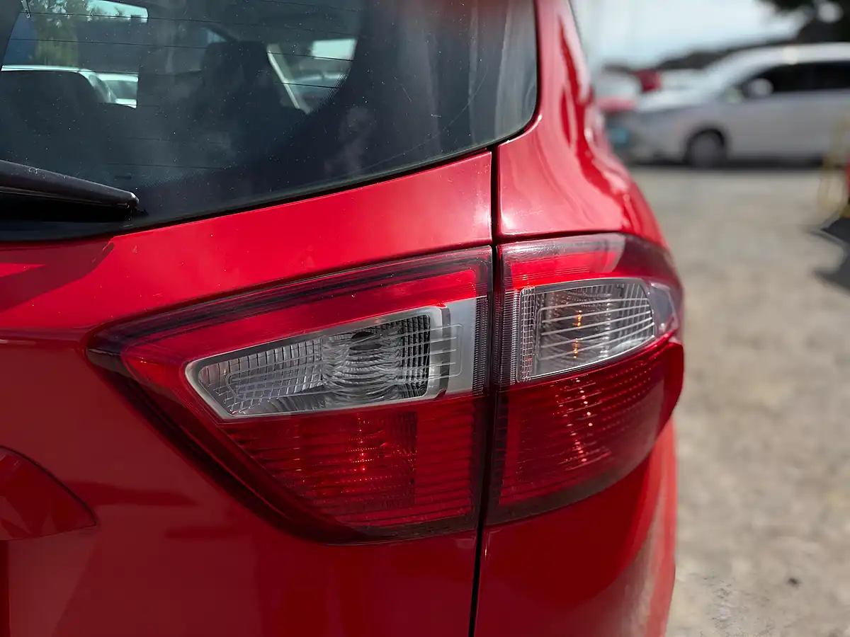 Used 2014 Ford C-Max Titanium Red - Interior and Exterior details 18