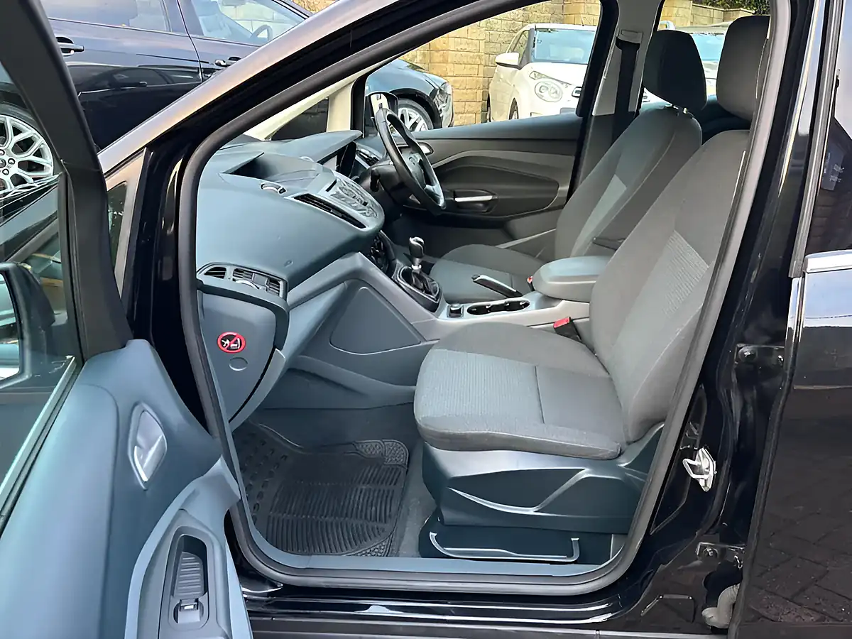 Used 2014 Ford C-Max Zetec Black - Interior and Exterior details 12