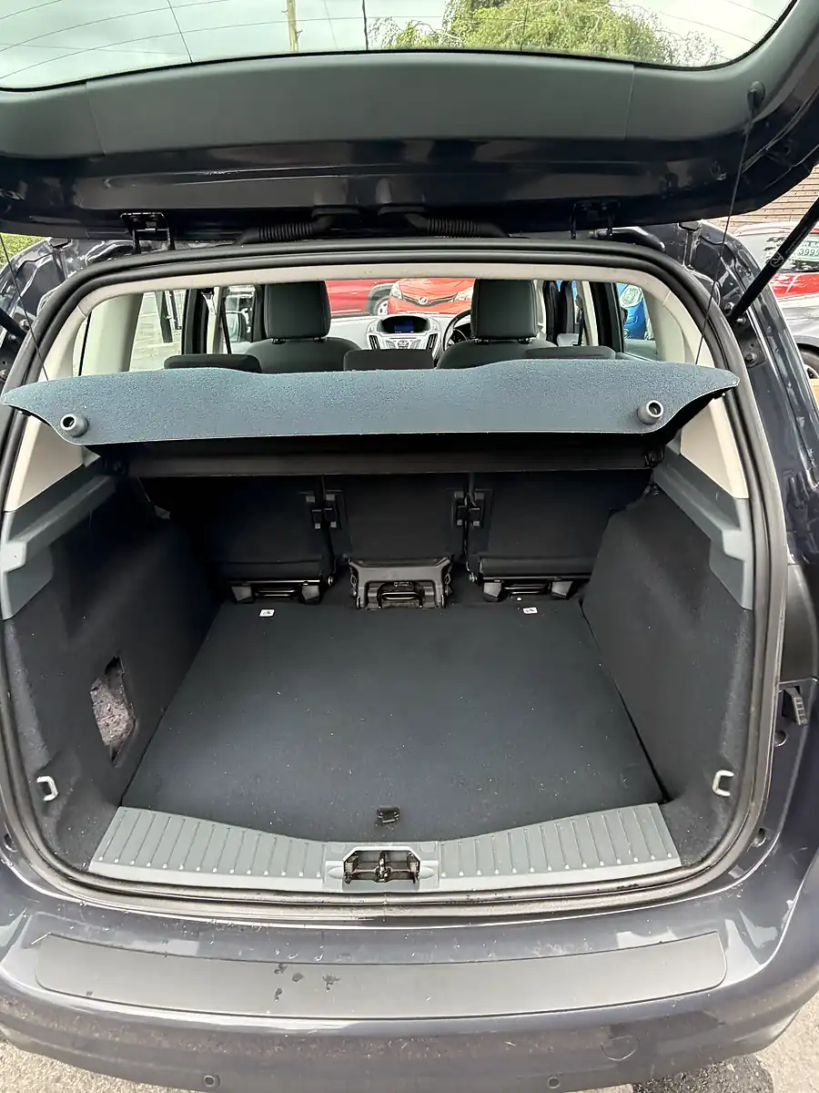 Used 2014 Ford C-Max Zetec Blue - Interior and Exterior details 13