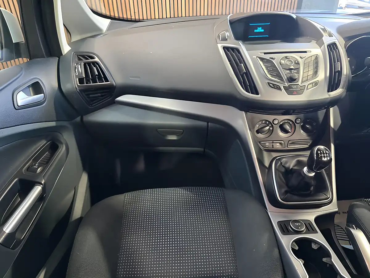 Used 2014 Ford C-Max Zetec White - Interior and Exterior details 11
