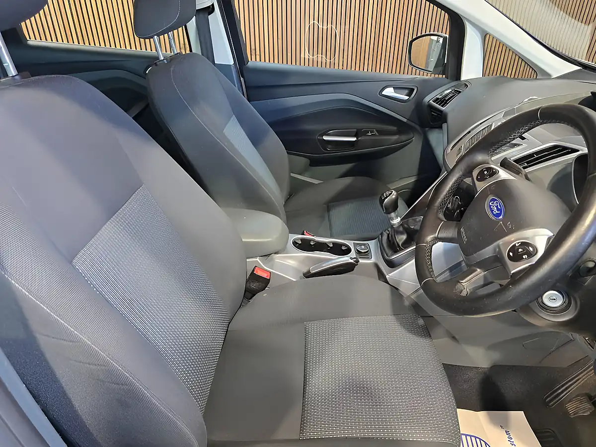 Used 2014 Ford C-Max Zetec White - Interior and Exterior details 14