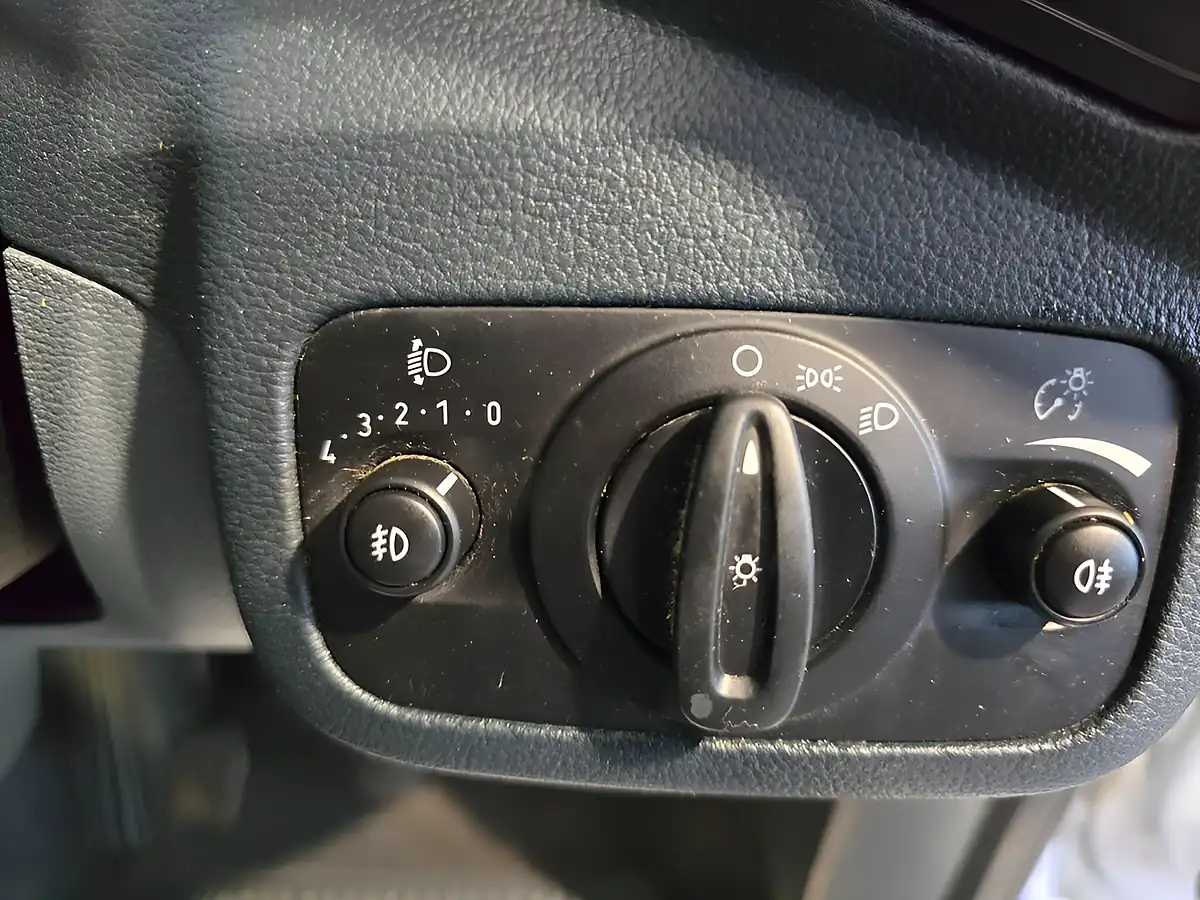 Used 2014 Ford C-Max Zetec White - Interior and Exterior details 19