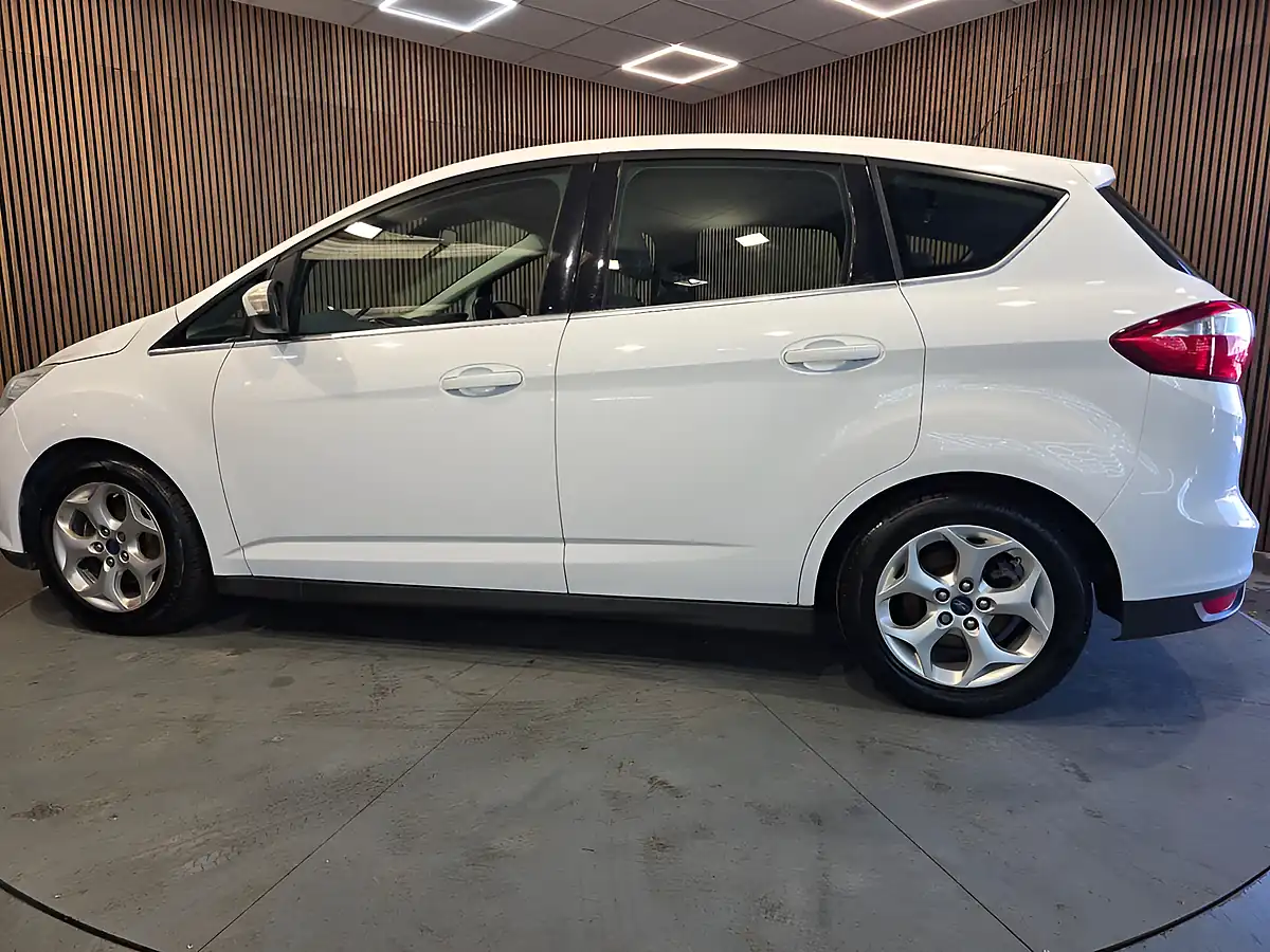 Used 2014 Ford C-Max Zetec White - Interior and Exterior details 6