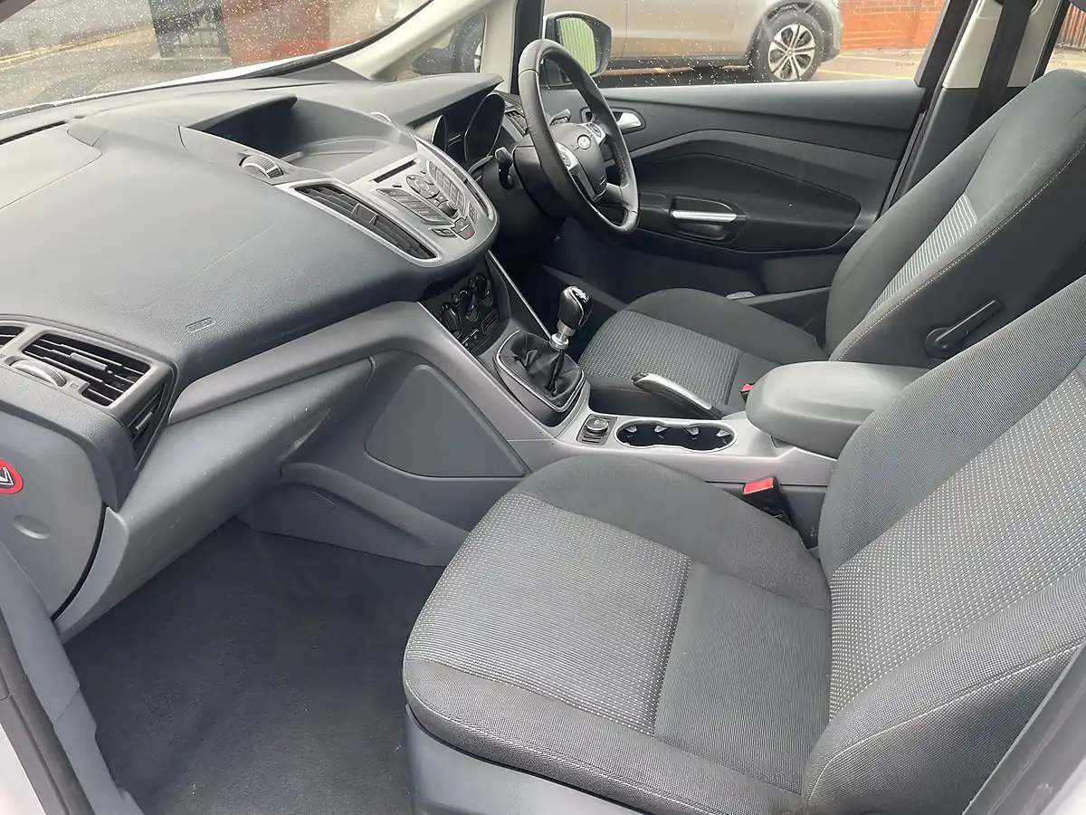Used 2014 Ford C-Max Zetec White - Interior and Exterior details 9
