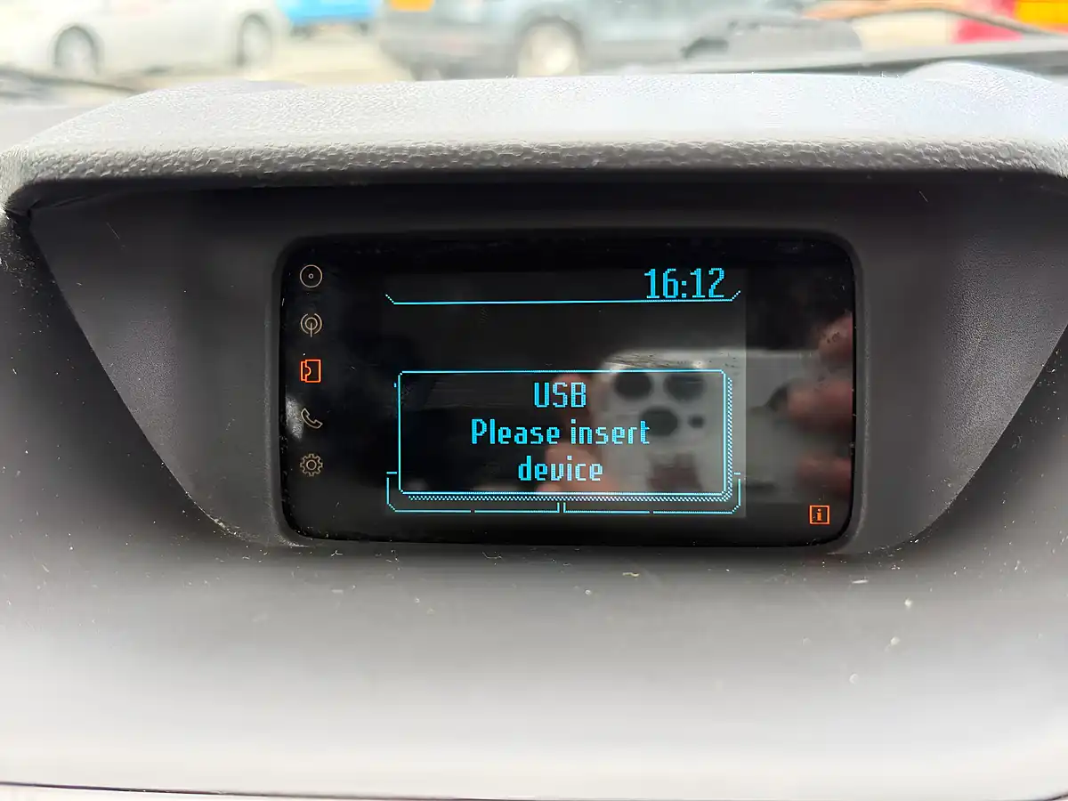 Used 2014 Ford Ecosport Titanium Blue - Interior and Exterior details 18