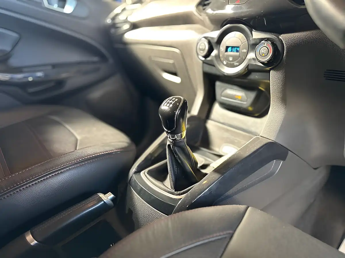 Used 2014 Ford Ecosport Titanium Blue - Interior and Exterior details 6