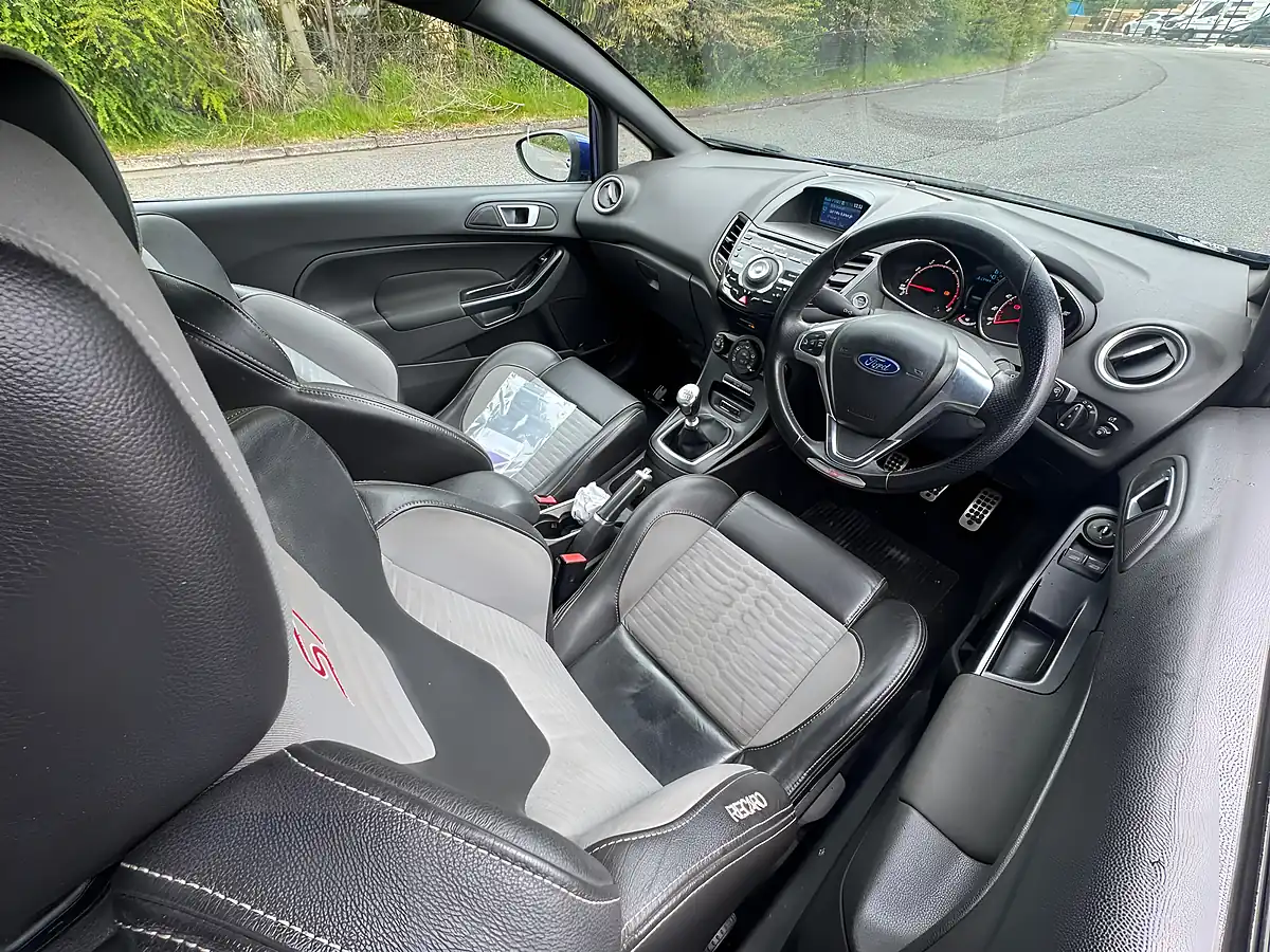 Used 2014 Ford Fiesta ST-2 Blue - Interior and Exterior details 11