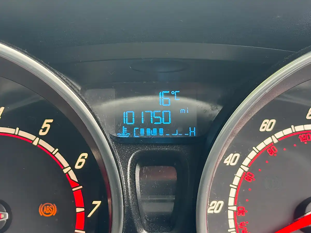 Used 2014 Ford Fiesta ST-2 Blue - Interior and Exterior details 12