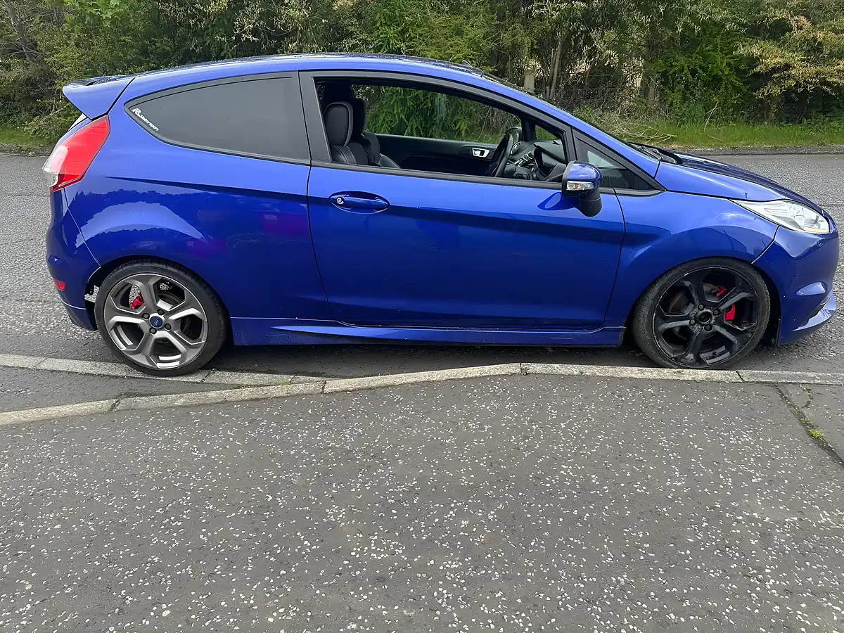 Used 2014 Ford Fiesta ST-2 Blue - Interior and Exterior details 4