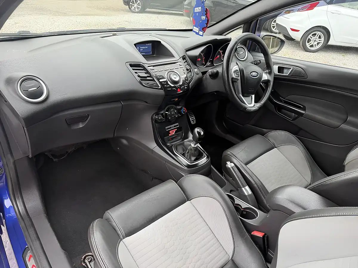 Used 2014 Ford Fiesta ST-2 Blue - Interior and Exterior details 10