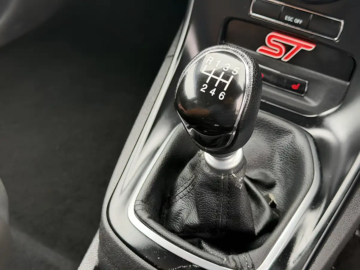 Used 2014 Ford Fiesta ST-2 Blue - Interior and Exterior details 18