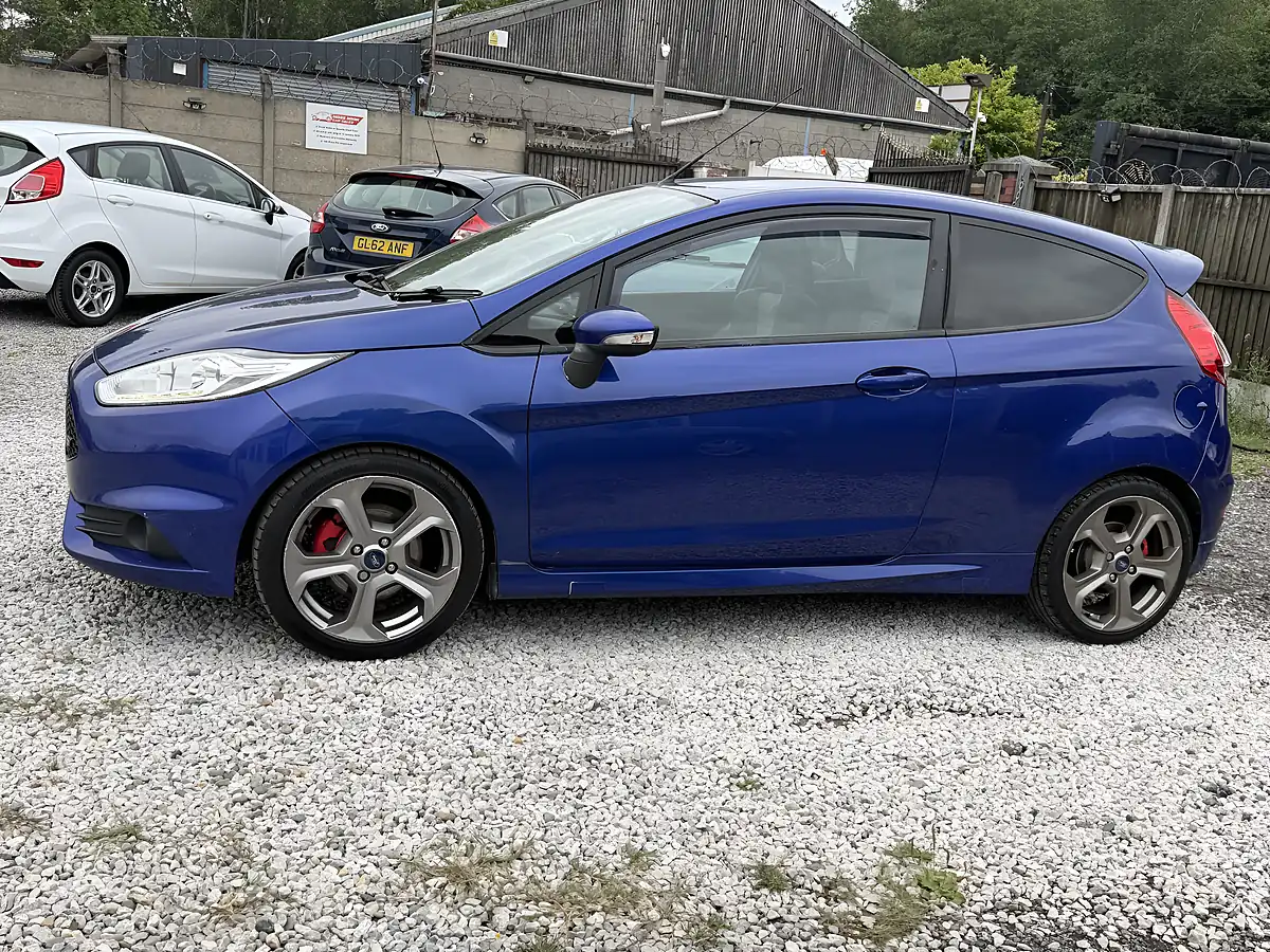 Used 2014 Ford Fiesta ST-2 Blue - Interior and Exterior details 4