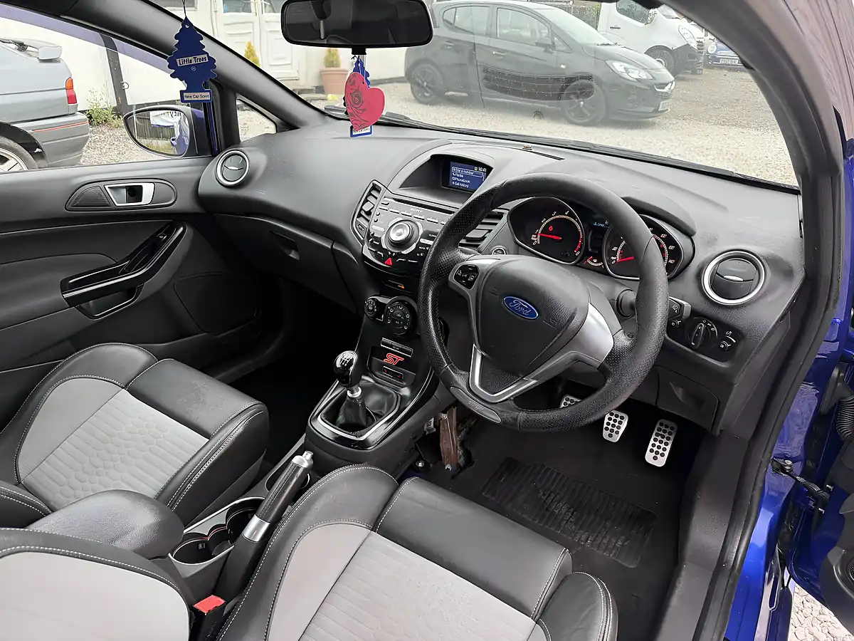 Used 2014 Ford Fiesta ST-2 Blue - Interior and Exterior details 9