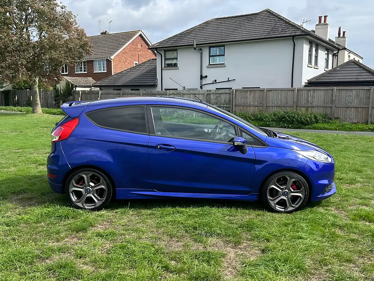 Used 2014 Ford Fiesta ST-2 Blue - Interior and Exterior details 4