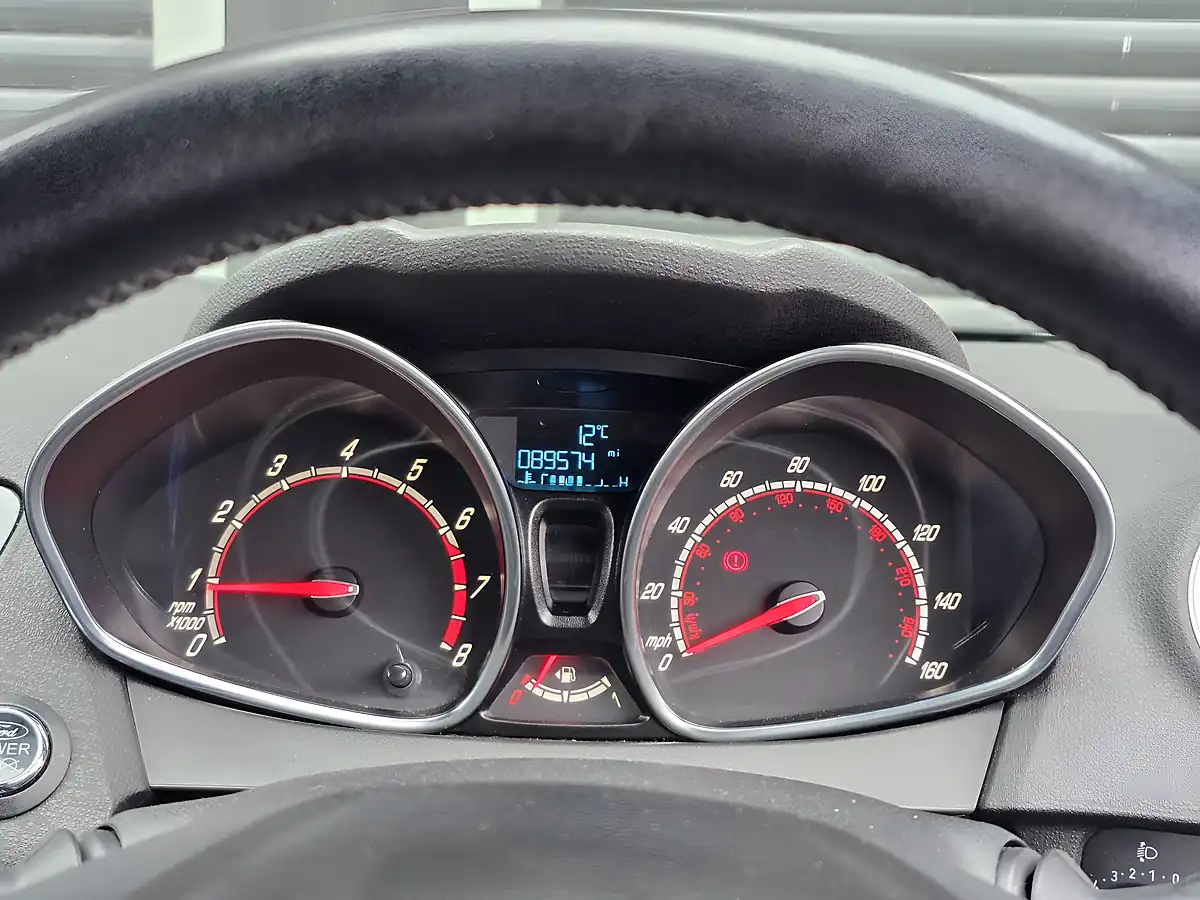 Used 2014 Ford Fiesta ST-2 White - Interior and Exterior details 9