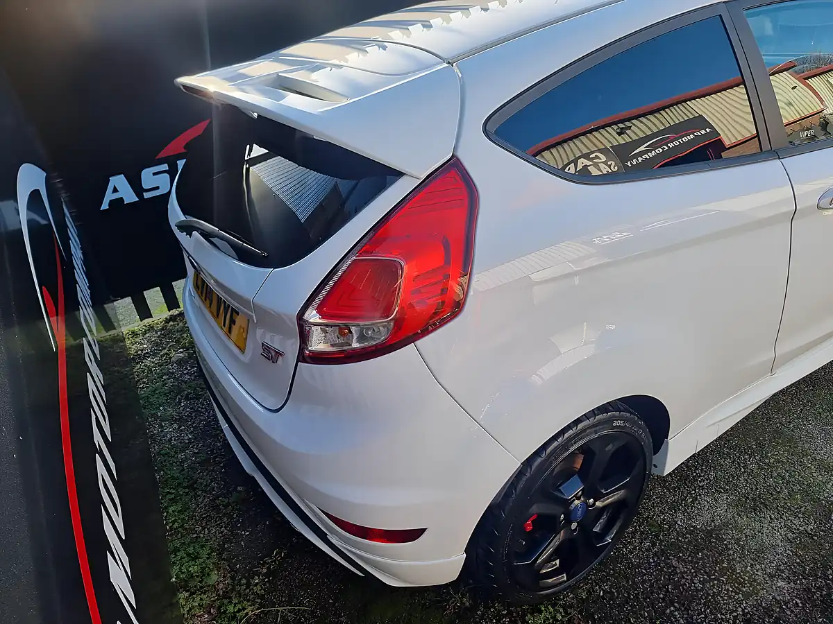 Used 2014 Ford Fiesta ST-2 White - Interior and Exterior details 9